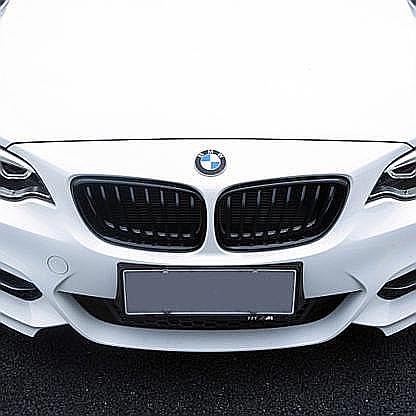 For 14-18 BMW F22 F23 2-Series Use Front Kidney Grille in Gloss Jet Black Color